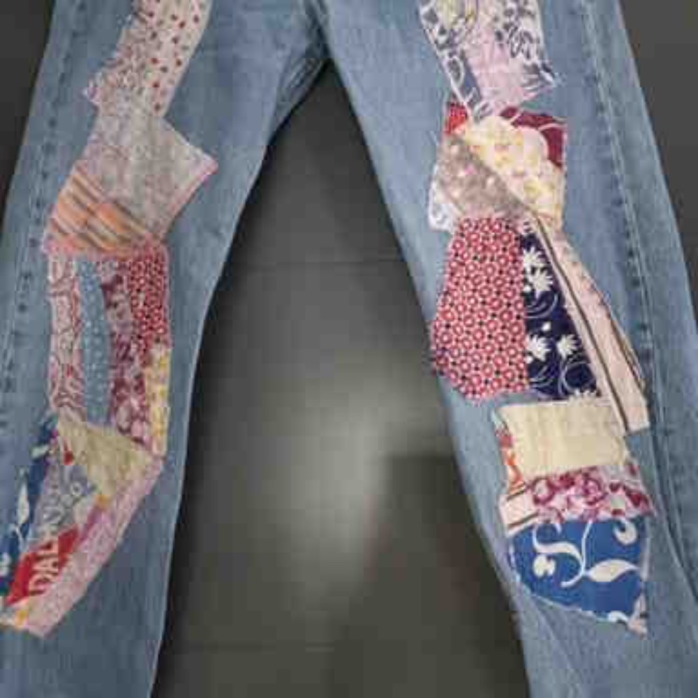 Levi 501 Women's Jeans with Patchwork. Size 36 Waist 32 length
